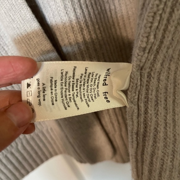 Aritzia Wilfred Free Wool Cardigan - Picture 2 of 5